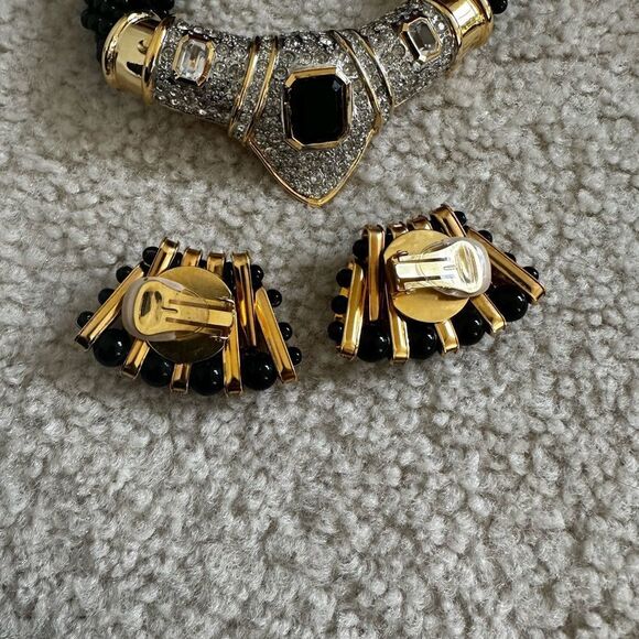Vintage Elegant Black and Gold Beaded Necklace Set - Picture 7 of 14